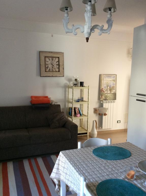 Dolce Casa Di Elena Apartment Nettuno Ruang foto